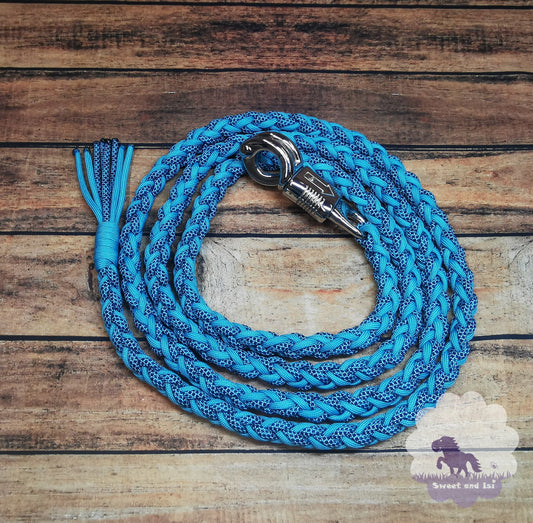 Handgeflochtene Stricke mit Panikhaken