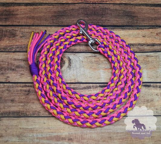 Handgeflochtene Stricke mit Karabiner