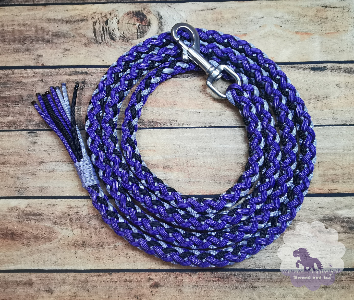 Handgeflochtene Stricke mit Karabiner