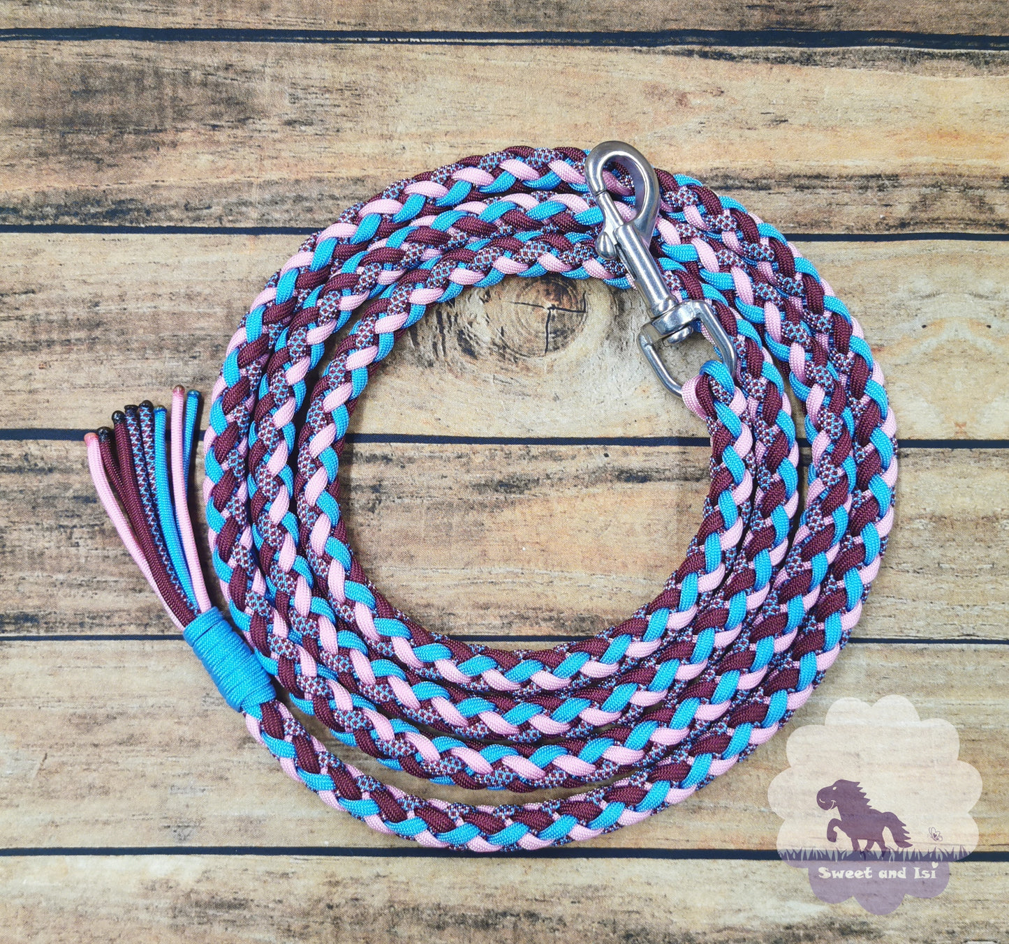 Handgeflochtene Stricke mit Karabiner